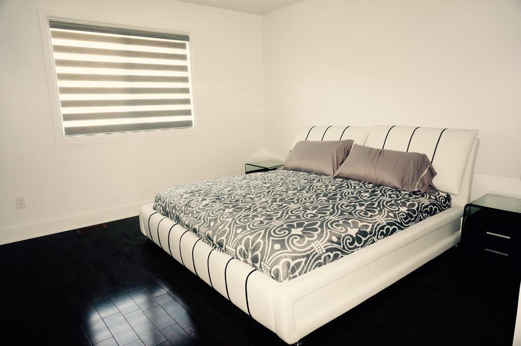Luxury Two Story Villa Unit D Laval Luaran gambar