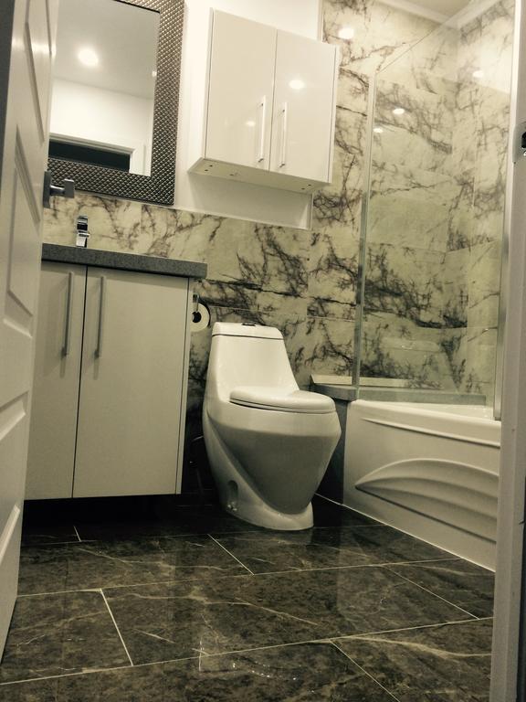 Luxury Two Story Villa Unit D Laval Luaran gambar