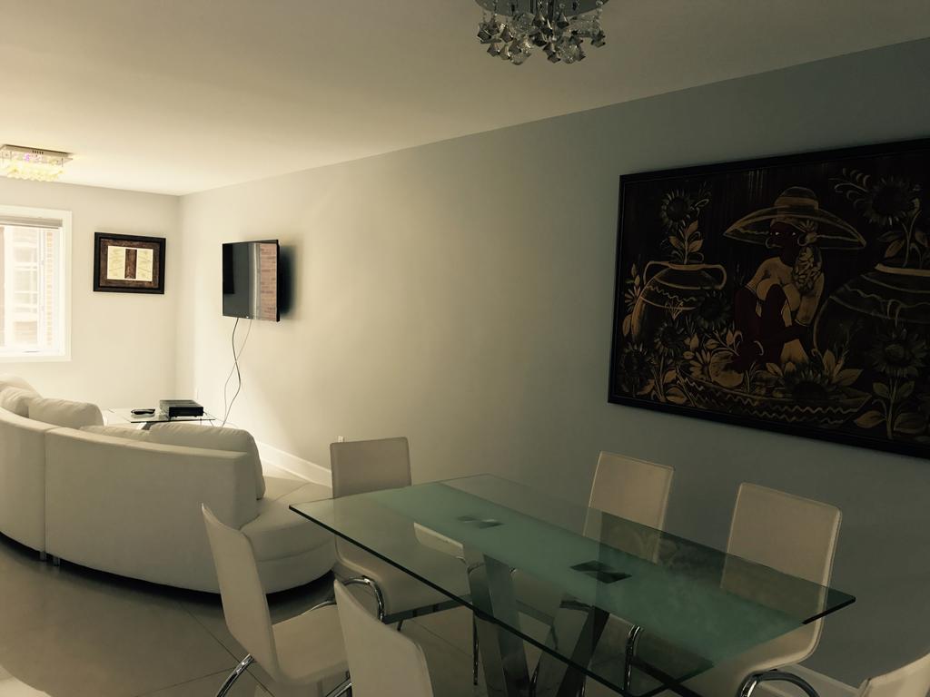 Luxury Two Story Villa Unit D Laval Luaran gambar
