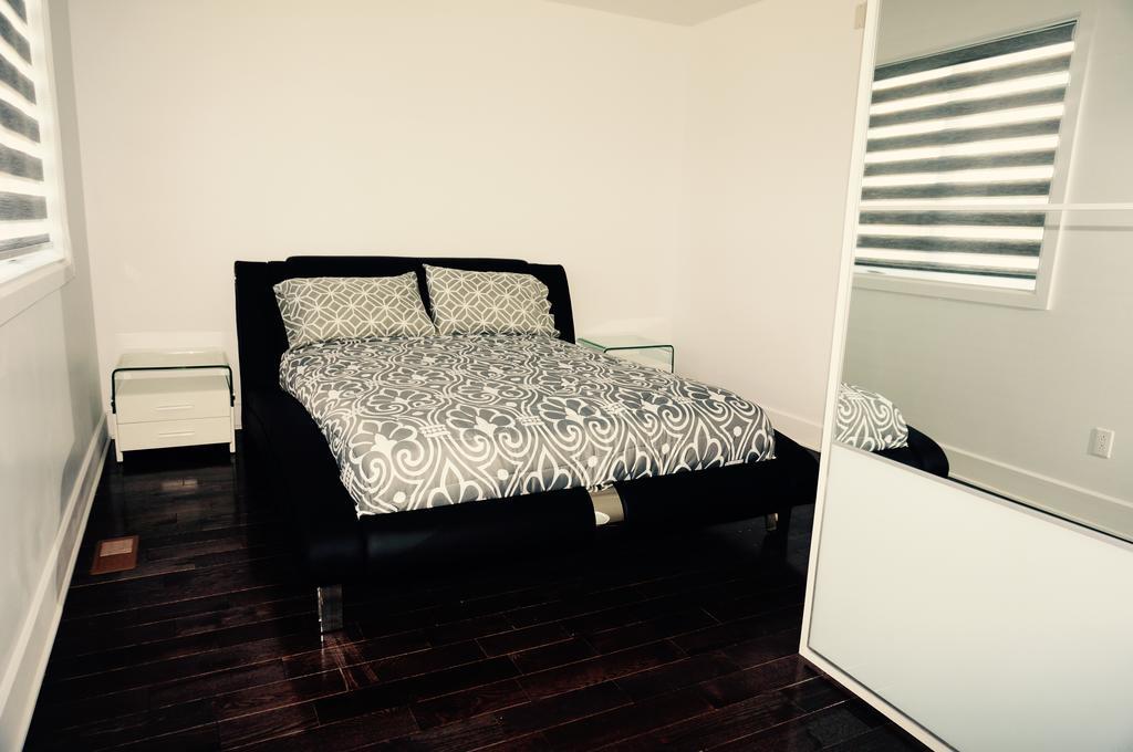 Luxury Two Story Villa Unit D Laval Luaran gambar