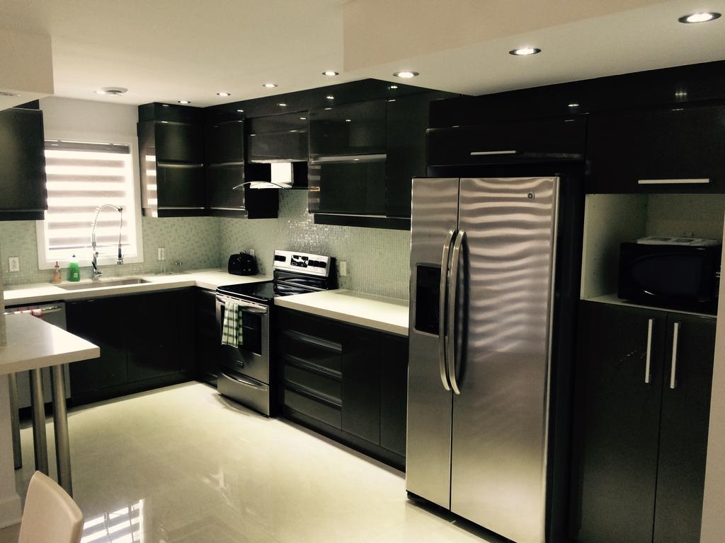Luxury Two Story Villa Unit D Laval Luaran gambar
